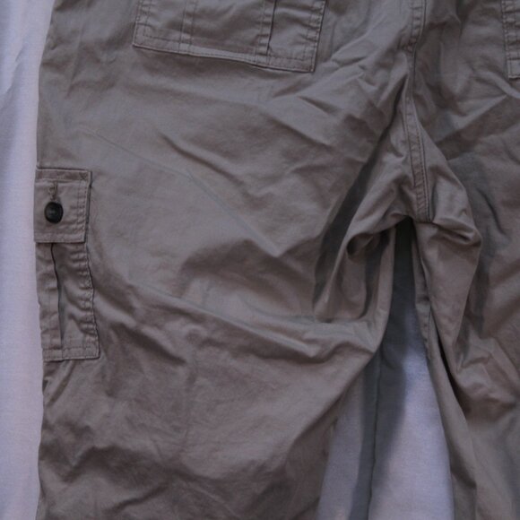 Lee Khaki Cargo Capris - Picture 9 of 15
